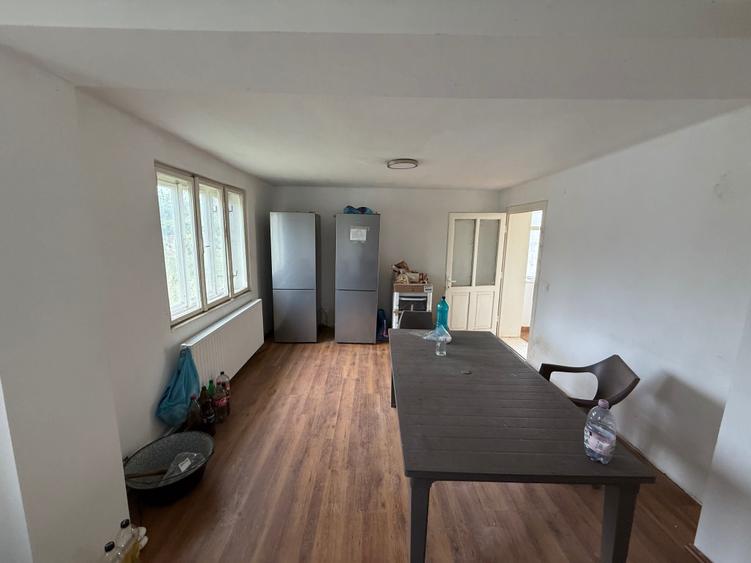Casă cu 4 camere în Exterior Vest