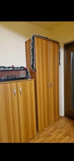 Apartament cu 2 camere semidecomandat în Rovine