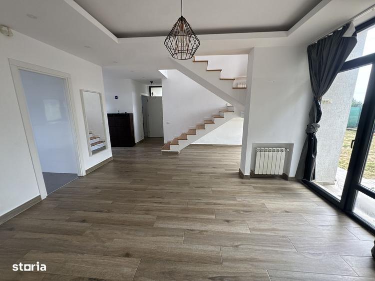 Casă cu 4 camere în Ștefăneștii de Sus