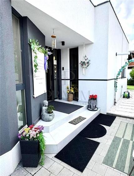 Duplex cu 4 camere cu Canalizare în Dumbrăvița