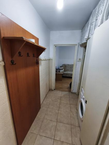 Apartament cu 2 camere semidecomandat în Km 4-5
