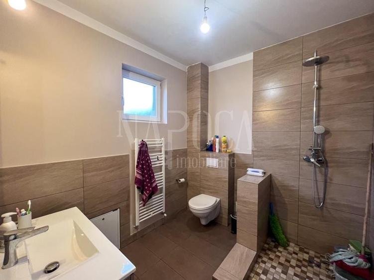 Casă individuală cu 5 camere cu Canalizare în Iris