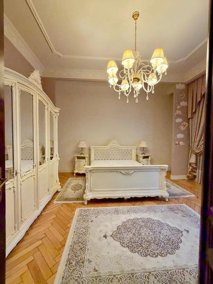 Apartament cu 3 camere semidecomandat în Sinaia