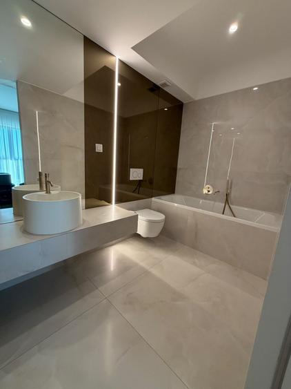 Apartament cu 3 camere semidecomandat, mobilat în Pipera