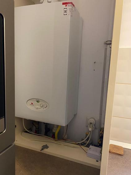 Apartament cu 3 camere semidecomandat, mobilat în Gara de Nord