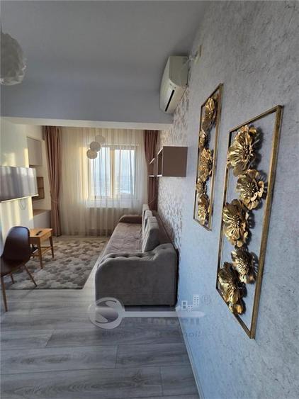 Apartament cu 2 camere semidecomandat în Centru Civic