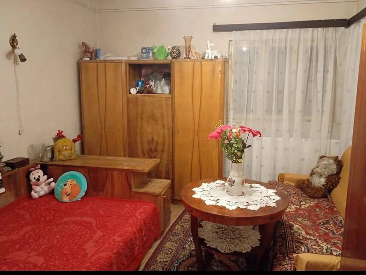 Casă cu 4 camere cu Teren 1361 Mp în Florești