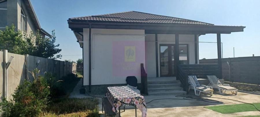 Casă cu 4 camere cu Teren 440 Mp în Săbăreni