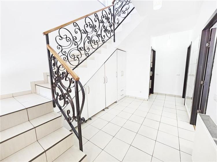 Casă individuală cu 3 camere cu Teren 720 Mp în Clinceni