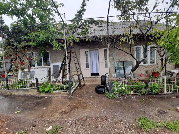 Casă cu 3 camere în Central