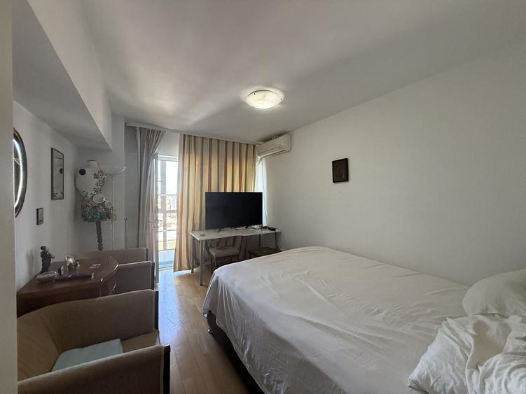Apartament cu 3 camere decomandat în P-ța Dorobanți