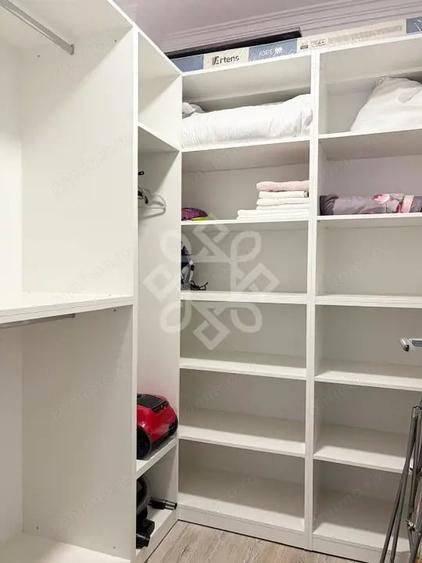 Apartament cu 3 camere decomandat în Nufărul