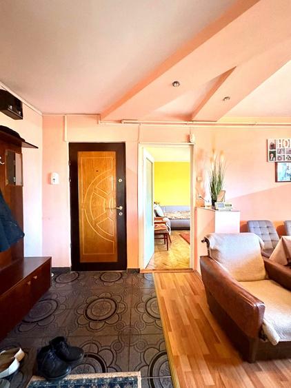 Apartament cu 3 camere decomandat în Exterior Est