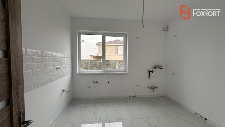 Duplex cu 4 camere cu Canalizare în Giroc