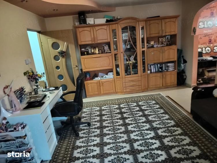 Apartament cu 2 camere semidecomandat în Exterior Vest