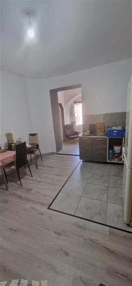 Apartament cu 2 camere decomandat în Traian