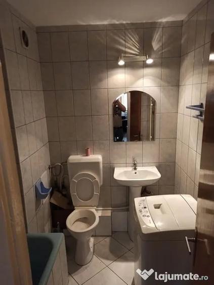 Apartament cu 4 camere decomandat în Gorjului