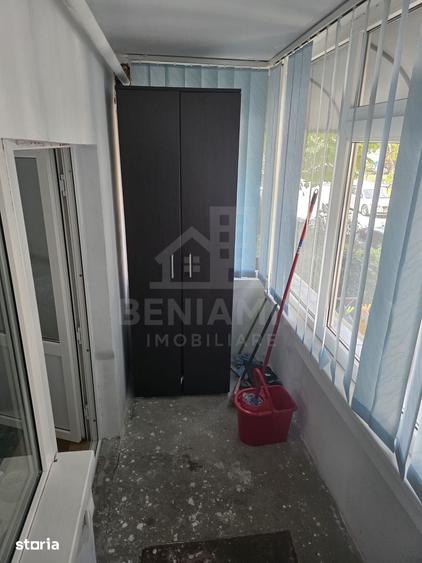 Apartament cu 2 camere semidecomandat în Craiovița Nouă