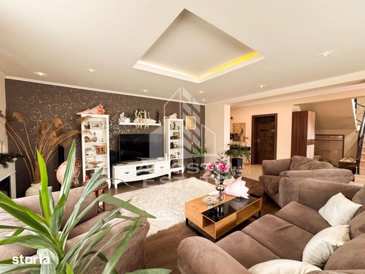 Casă cu 6 camere cu Teren 3500 Mp în Central