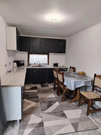 Casă cu Teren 430 Mp în Plopi