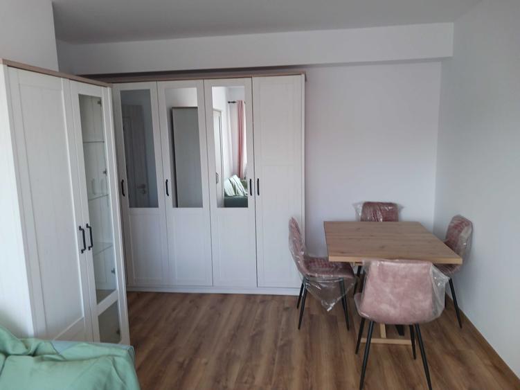 Apartament cu 2 camere decomandat în Florești