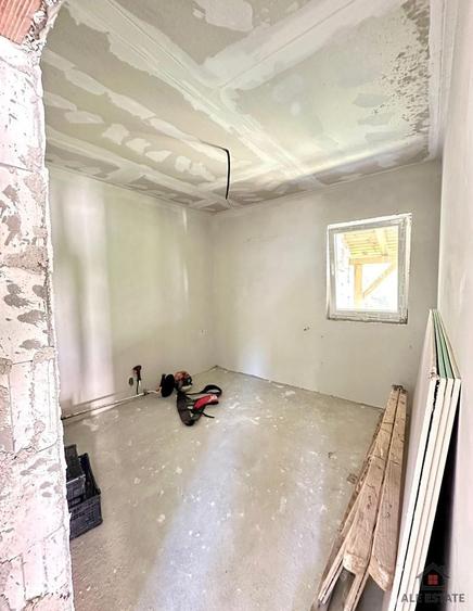 Casă cu 3 camere în Unirea