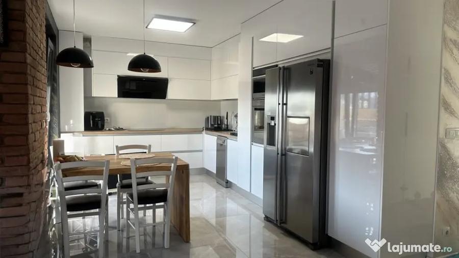 Apartament cu 3 camere decomandat în Tăuții-Măgherăuș