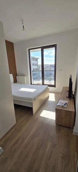 Apartament cu 2 camere semidecomandat în Roșu