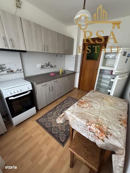 Apartament cu 2 camere decomandat în Poenari
