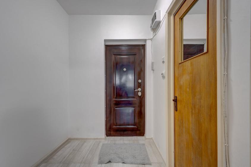 Garsoniera cocheta, gata de mutat, la 500 metrii distanta de statia de metrou. - 10
