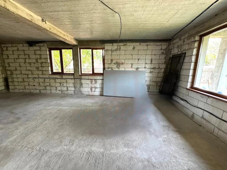 99.900 Euro casa+teren 1000 mp(concesiune) in com Sendreni - 4