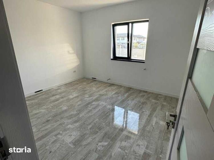 Casă cu 3 camere cu Teren 72 Mp în Central