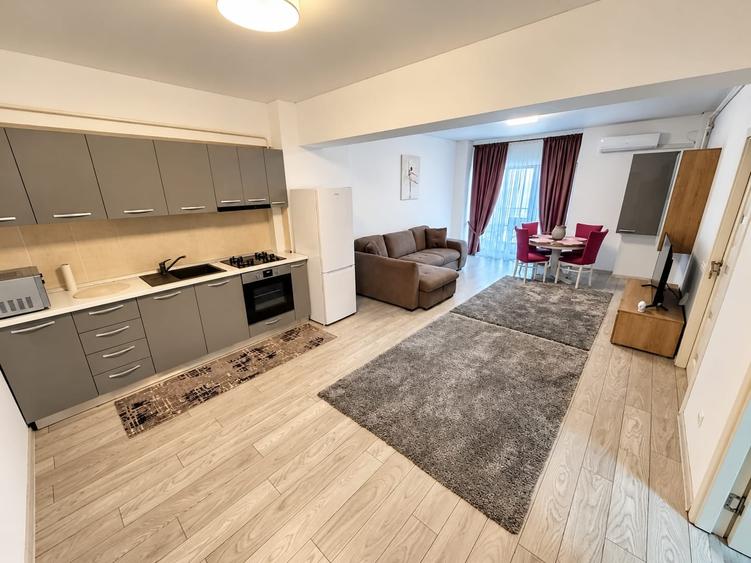 Apartament cu 2 camere decomandat în Faleză
