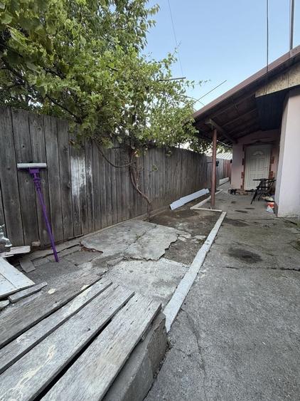 Casă cu 3 camere decomandat cu Teren 140 Mp în Central