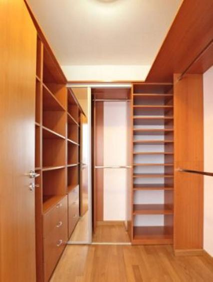 Apartament cu 5 camere decomandat în Șoseaua Nordului