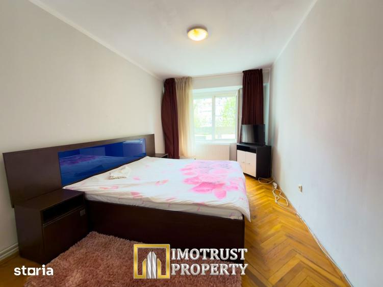Apartament cu 3 camere, mobilat în Polivalentă
