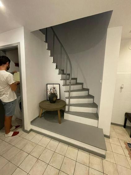 Apartament cu 4 camere decomandat, mobilat în P-ța Romană