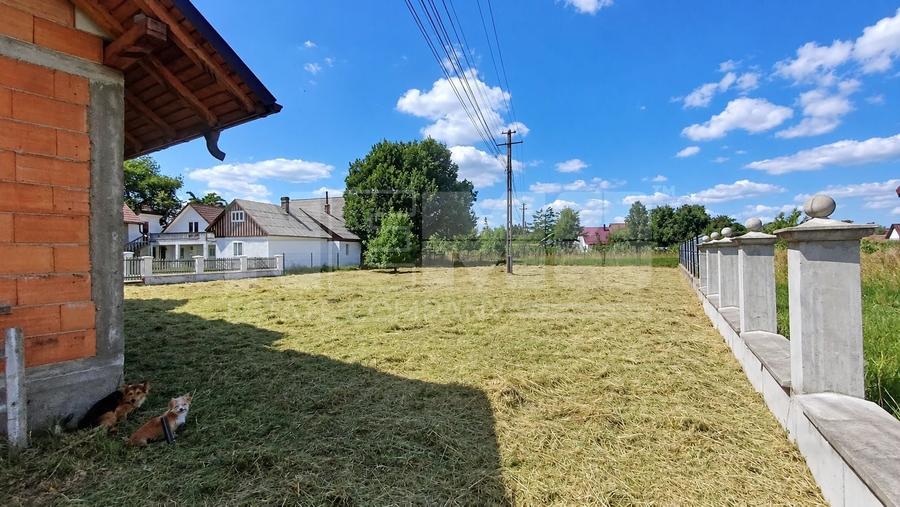 Casă individuală cu 5 camere cu Canalizare în Vicovu de Sus
