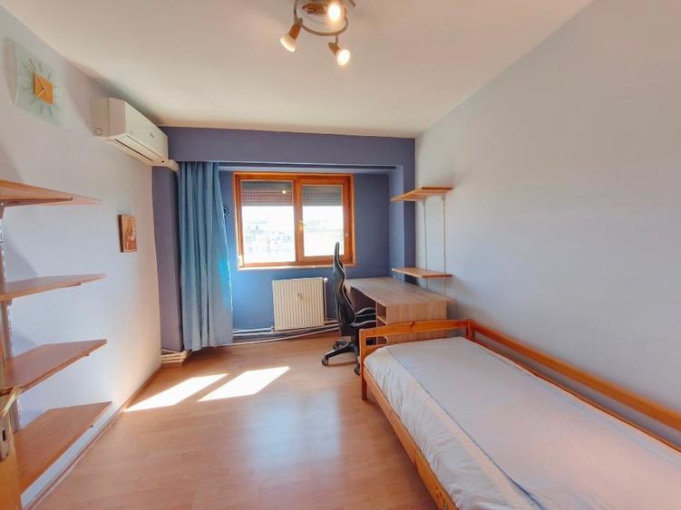 Apartament cu 5 camere decomandat, mobilat în Micălaca