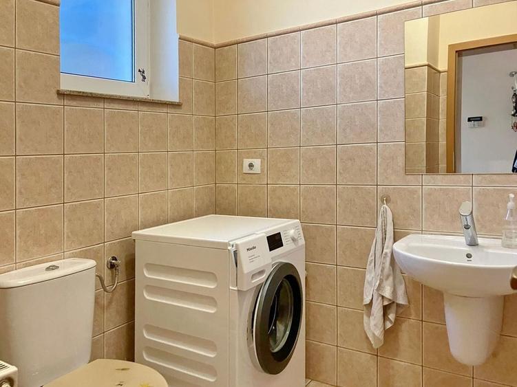 Casă individuală cu 5 camere cu Canalizare în Hărman