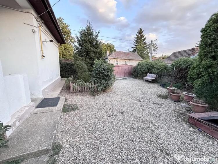 Casă cu 4 camere cu Teren 1439 Mp în Exterior Vest