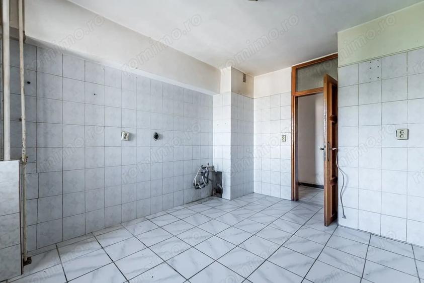 Apartament cu 4 camere decomandat în Aurel Vlaicu