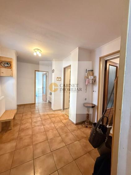 Casă individuală cu 6 camere cu Canalizare în Nerva Traian