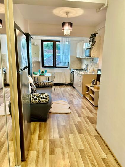Apartament cu 2 camere semidecomandat în Ultracentral