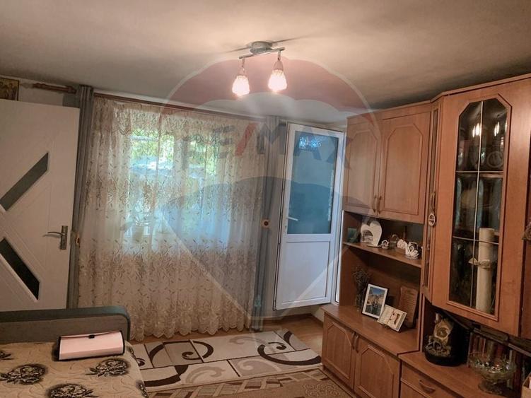 Casă individuală cu 4 camere cu Teren 1043 Mp în Dochia