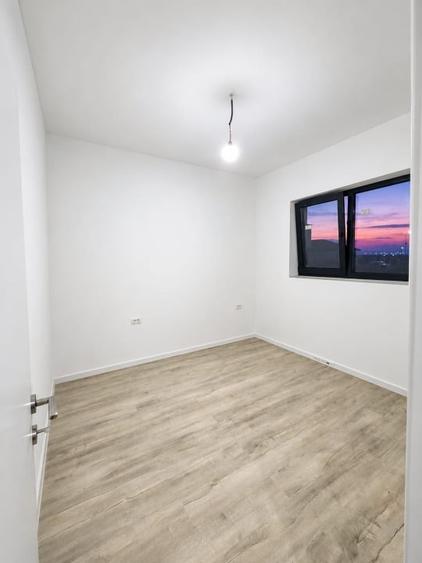 Casă individuală cu 4 camere cu Teren 350 Mp în Vidra