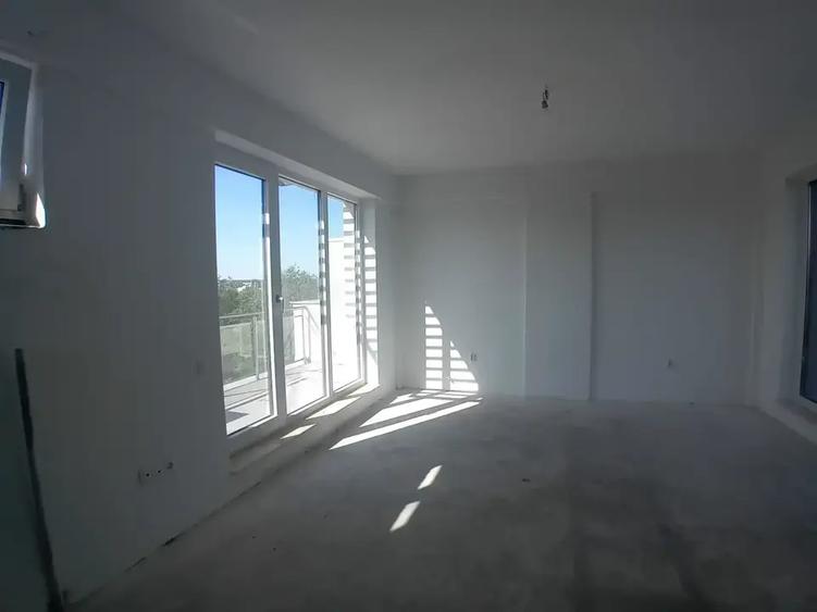 Duplex cu 4 camere cu Canalizare în Chitila