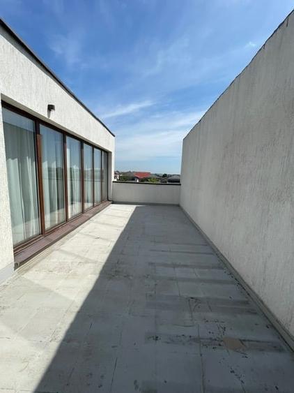 Casă cu 5 camere cu Teren 100 Mp în Central