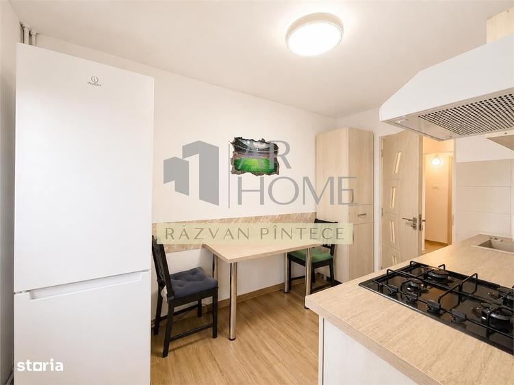 Apartament cu 3 camere decomandat în Democrației