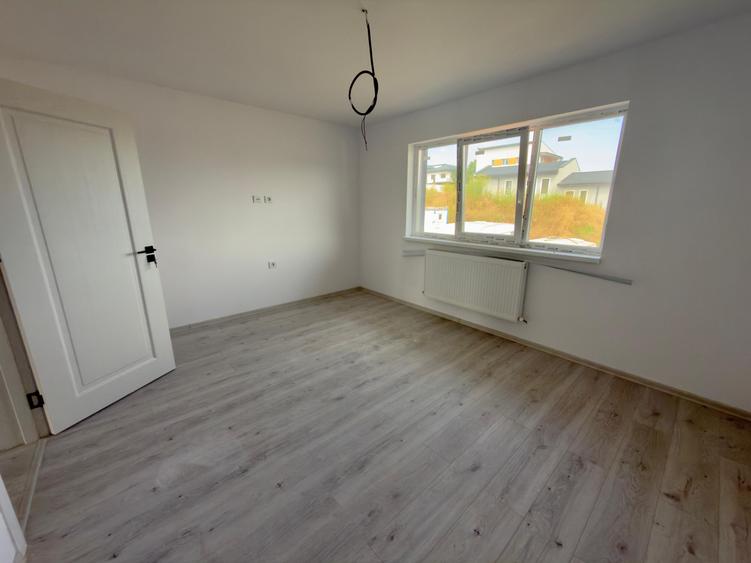 Duplex cu 3 camere cu Teren 80 Mp în Rediu